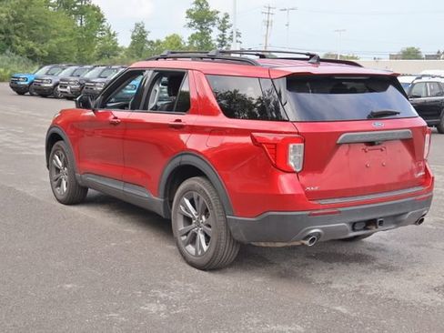 Used 2024 Ford Explorer XLT w/ Equipment Group 202A AWD/4WD image 5