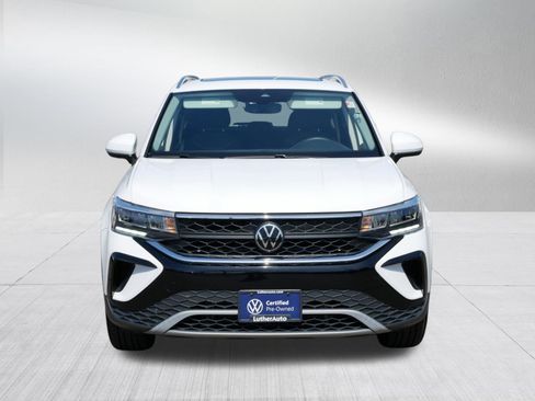 Certified 2023 Volkswagen Taos SE w/ Panoramic Sunroof Package AWD/4WD image 2