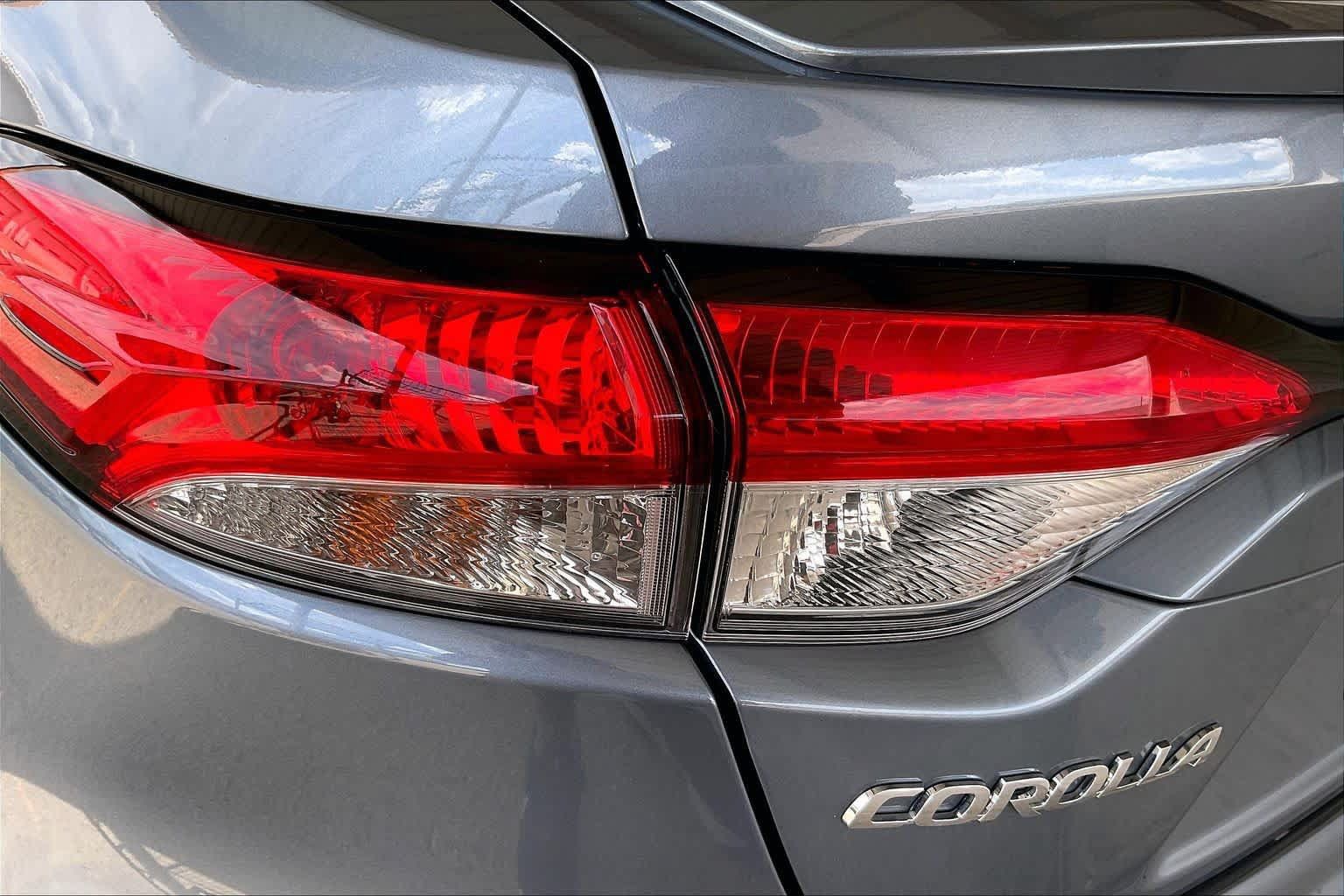 Used 2025 Toyota Corolla SE FWD image 29