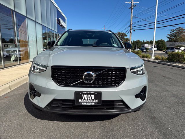 Used 2024 Volvo XC40 B5 Plus w/ Climate Package AWD/4WD image 7