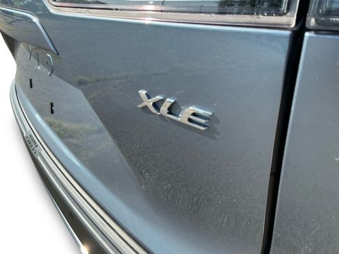 Used 2026 Toyota Corolla Cross XLE w/ Convenience Package FWD image 17