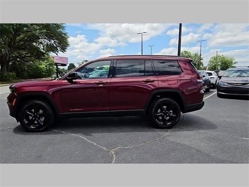 Used 2024 Jeep Grand Cherokee L Laredo image 22