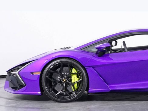 Used 2024 Lamborghini Revuelto AWD/4WD image 13