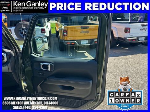 Used 2023 Jeep Wrangler Unlimited Sahara w/ Cold Weather Group AWD/4WD image 25