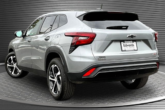 Used 2026 Chevrolet Trax RS w/ Driver Confidence Package FWD image 4