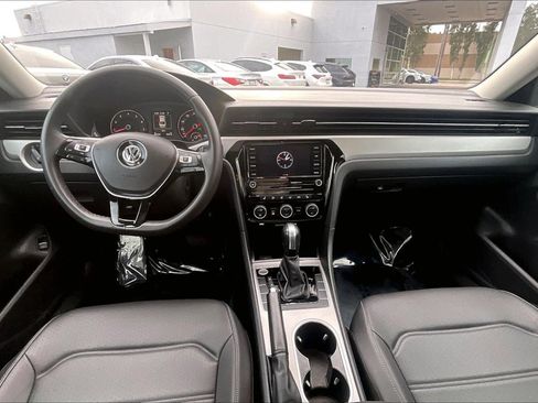 Used 2022 Volkswagen Passat 2.0T SE image 12