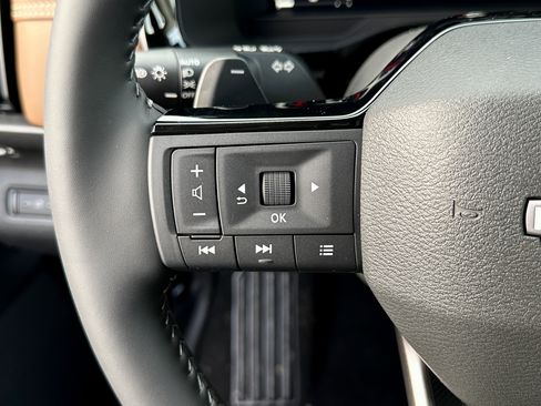 New 2026 Nissan Pathfinder Platinum image 23