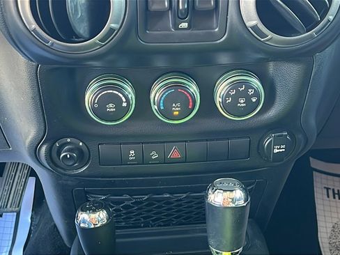 Used 2017 Jeep Wrangler Unlimited Willys image 23