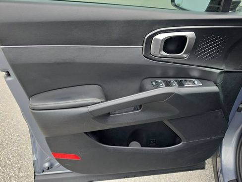 Certified 2024 Kia Sorento LX FWD image 16