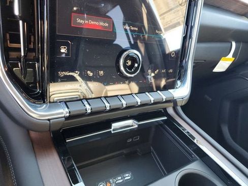 New 2026 GMC Yukon XL Denali w/ Sun & Power Step Package AWD/4WD image 23