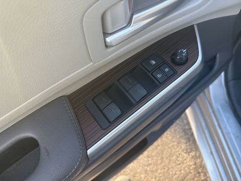 Used 2024 Toyota Sienna XLE image 17