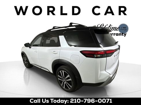 Used 2025 Nissan Pathfinder Platinum image 13