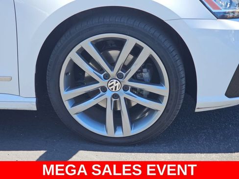 Used 2017 Volkswagen Passat 1.8T R-Line w/ R-Line Lighting Package FWD image 38