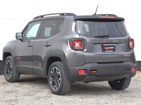 Used 2016 Jeep Renegade Trailhawk w/ Premium Trailhawk Package AWD/4WD image 2