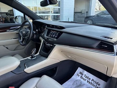 Used 2017 Cadillac XT5 Luxury w/ Driver Awareness Package image 22