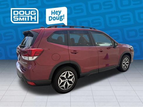 Used 2023 Subaru Forester Premium AWD/4WD image 5