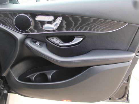 Used 2018 Mercedes-Benz GLC 300 4MATIC image 7