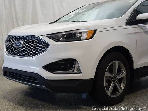 Used 2024 Ford Edge SEL w/ Convenience Package AWD/4WD image 3