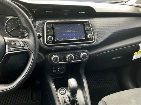 Used 2025 Nissan Kicks Play S image 9