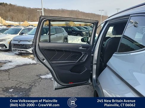 Certified 2022 Volkswagen Tiguan SE R-Line image 46