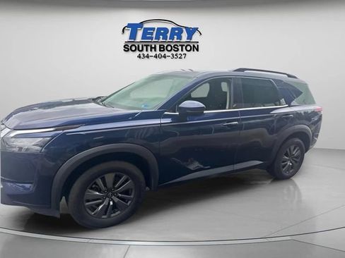 Used 2024 Nissan Pathfinder SV FWD image 3