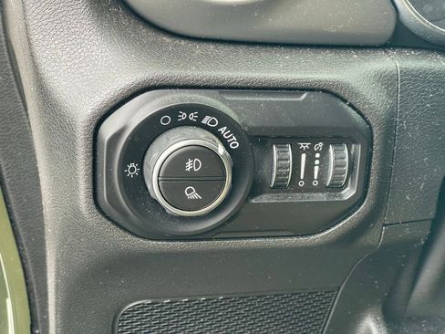 Used 2021 Jeep Gladiator Sport image 14