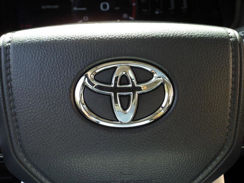 Used 2024 Toyota Sequoia SR5 w/ SR5 Premium Package AWD/4WD image 78