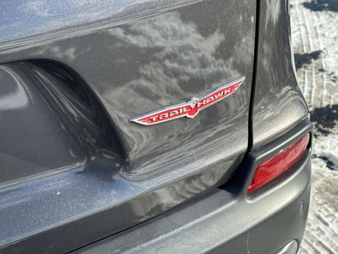 Used 2021 Jeep Cherokee Trailhawk w/ Trailer Tow Group image 10