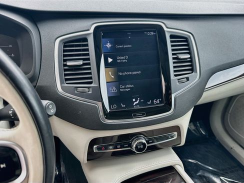 Used 2019 Volvo XC90 T5 Momentum w/ Protection Package Premier FWD image 11