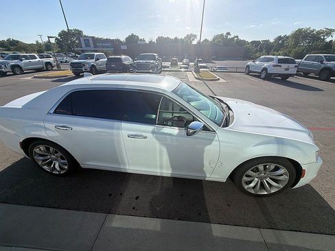 Used 2015 Chrysler 300 C RWD image 7