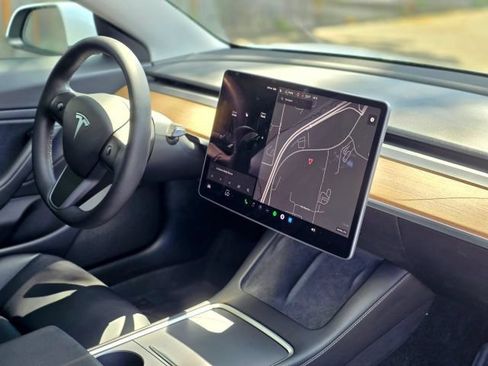 Used 2021 Tesla Model 3 Long Range AWD/4WD image 27