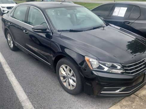 Used 2016 Volkswagen Passat 1.8T S FWD image 2