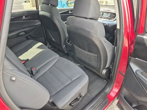 Used 2017 Kia Sorento LX FWD image 24