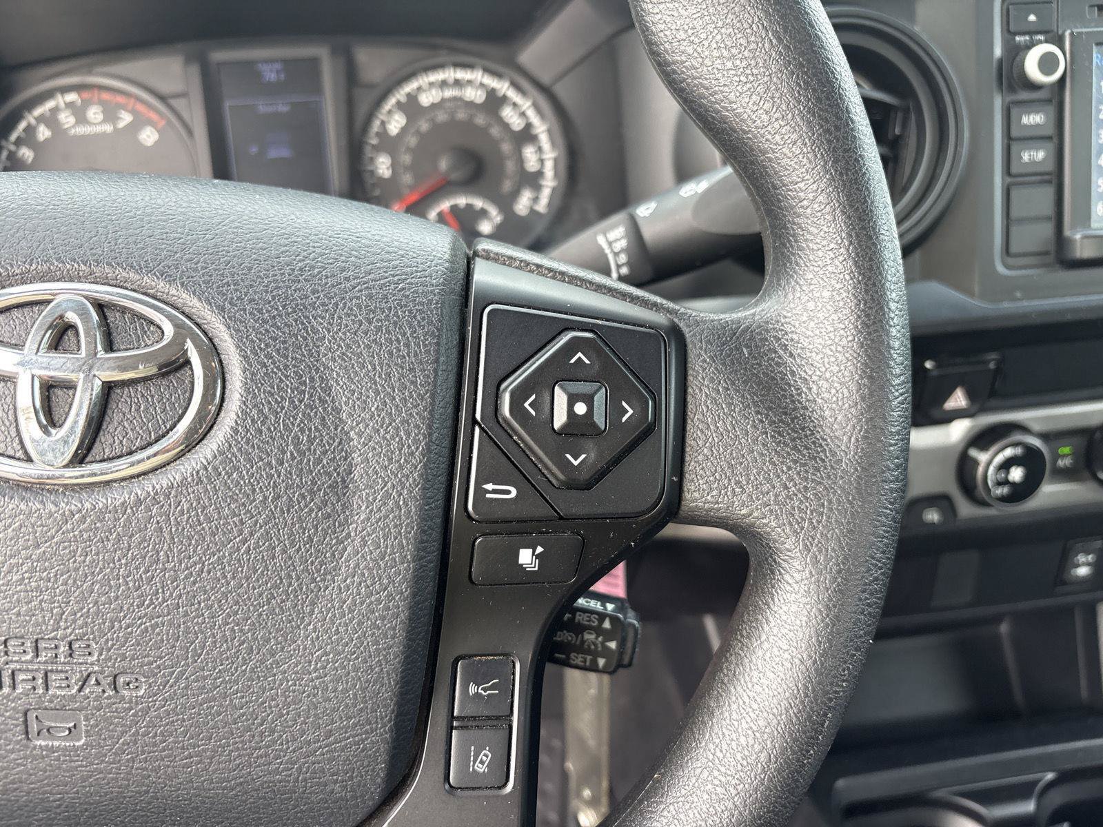 Used 2018 Toyota Tacoma SR AWD/4WD image 17