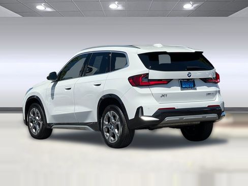 Used 2025 BMW X1 xDrive28i w/ Convenience Package AWD/4WD image 3