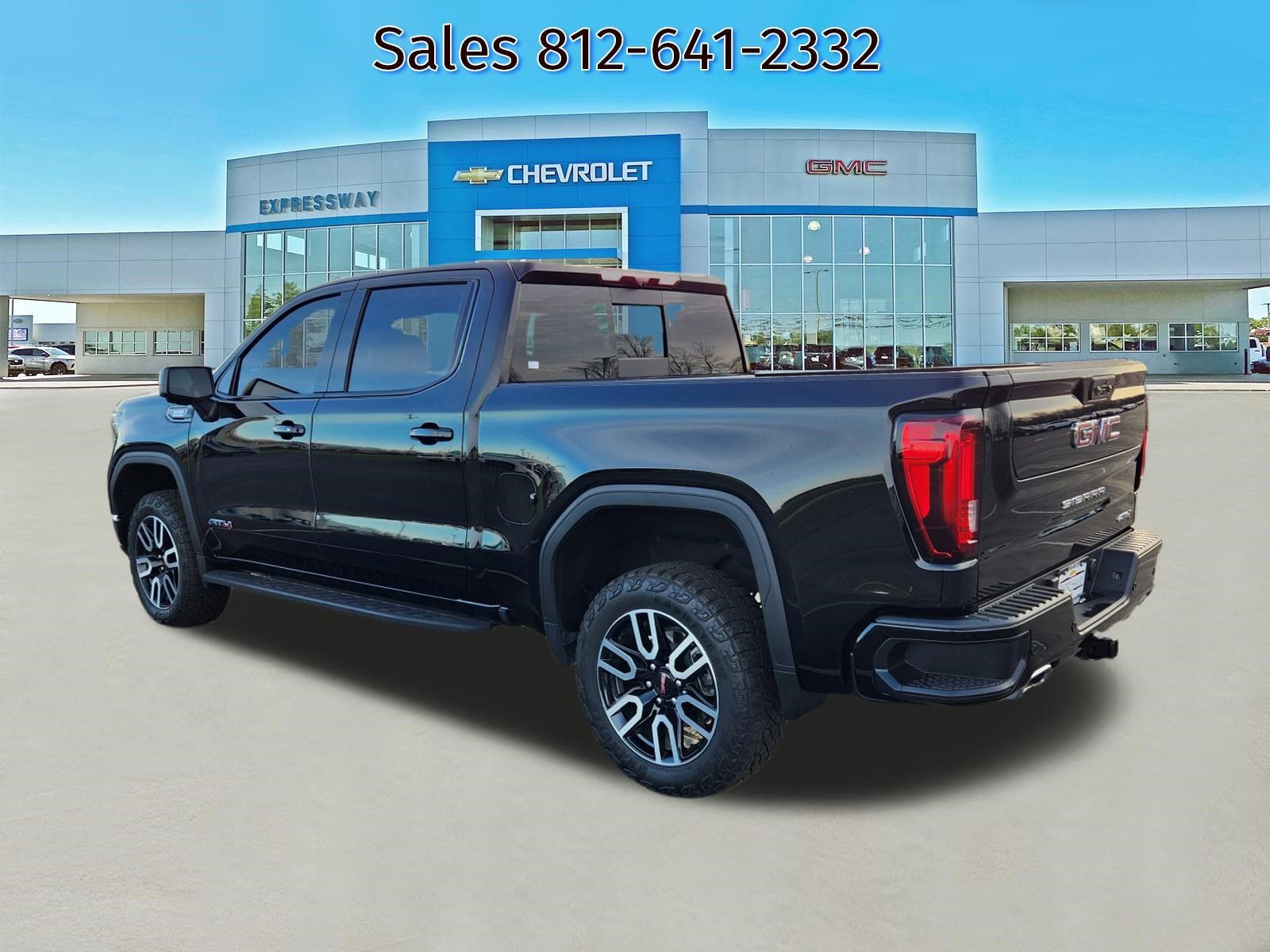 Used 2025 GMC Sierra 1500 AT4 w/ AT4 Premium Package AWD/4WD image 5