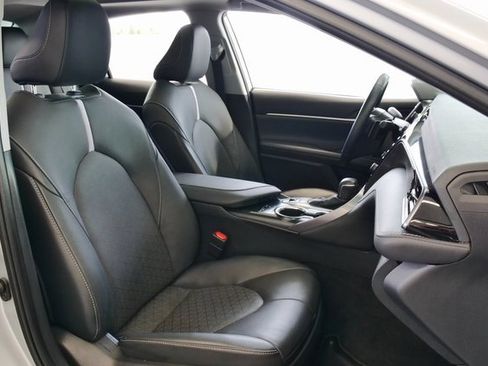 Used 2020 Toyota Camry XSE image 15