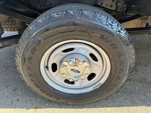 Used 2014 Ford F250 XL AWD/4WD image 23