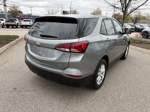 Used 2023 Chevrolet Equinox LS w/ LS Convenience Package AWD/4WD image 5