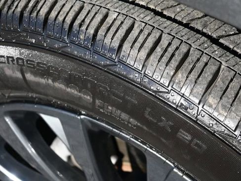 Used 2023 Chevrolet Traverse RS image 28