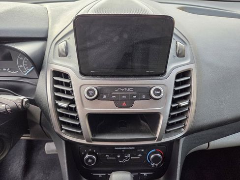 Used 2022 Ford Transit Connect XLT image 32