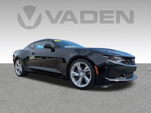 Used 2022 Chevrolet Camaro LT w/ Technology Package image 4
