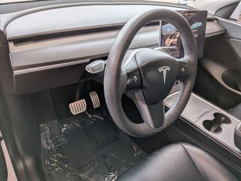 Used 2022 Tesla Model Y Performance image 10