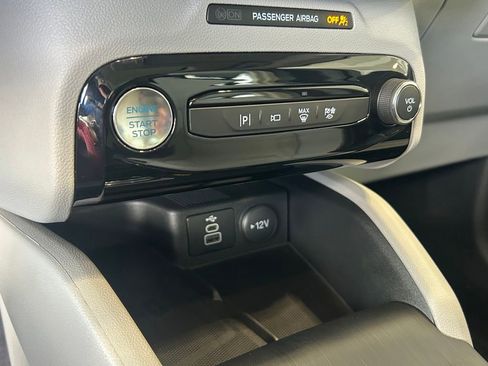 Certified 2024 Ford Escape SE w/ PHEV Premium Package FWD image 38