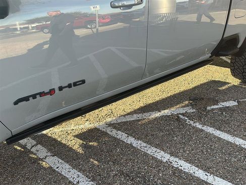 Used 2024 GMC Sierra 2500 AT4 w/ AT4 Premium Plus Package image 11