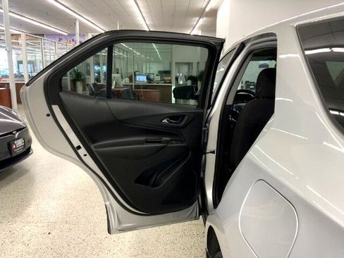 Used 2021 Chevrolet Equinox LT w/ Driver Convenience Package image 30