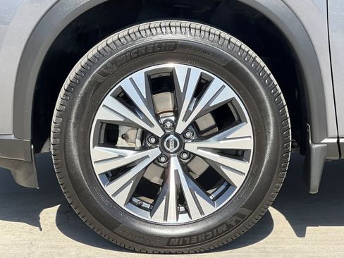 Used 2021 Nissan Rogue SV FWD image 12