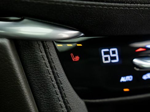 New 2025 Cadillac XT6 Luxury image 19