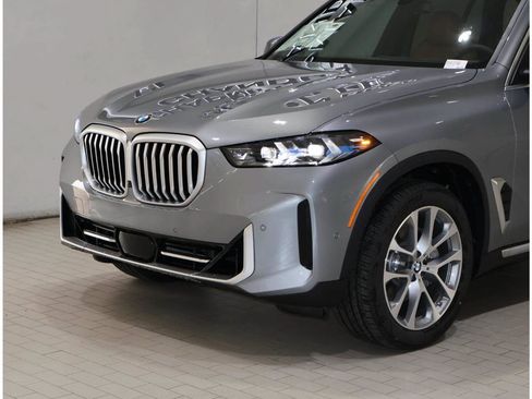 Used 2026 BMW X5 xDrive40i w/ Premium Package AWD/4WD image 2