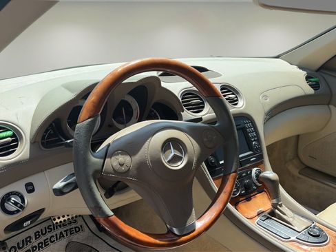 Used 2009 Mercedes-Benz SL 550 w/ Premium I Pkg image 33